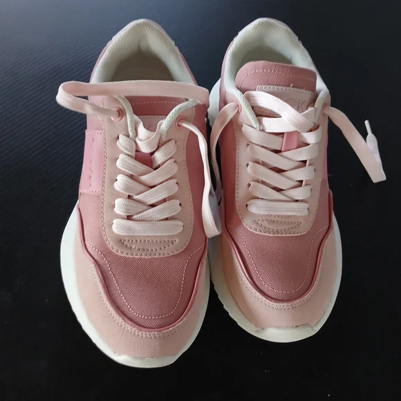 NWOB, Calvin Klein, size 6, womens pink - Picture 1 of 4
